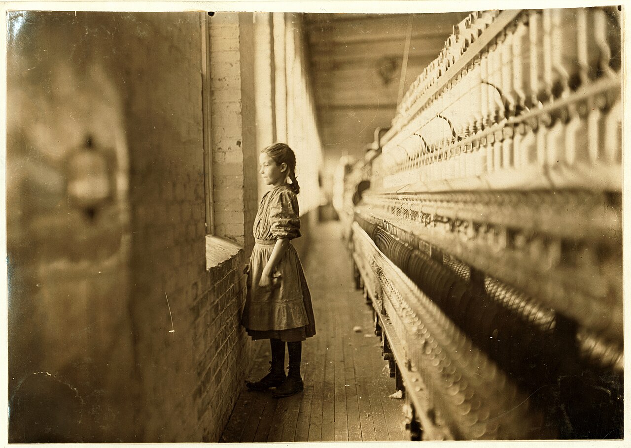 Lewis Hine, Girl Spinner, 1908