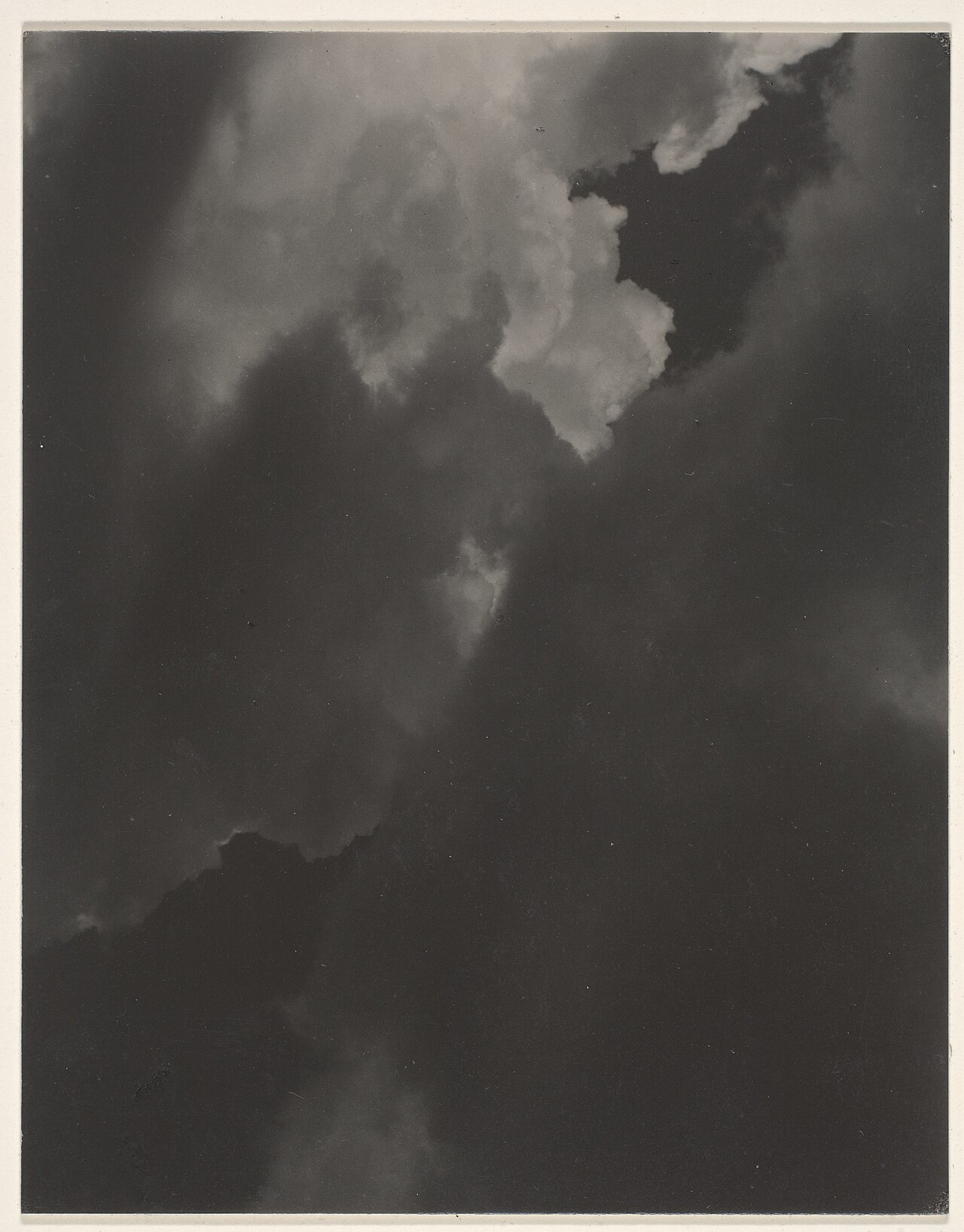 Alfred Stieglitz, Equivalent (cloud series)